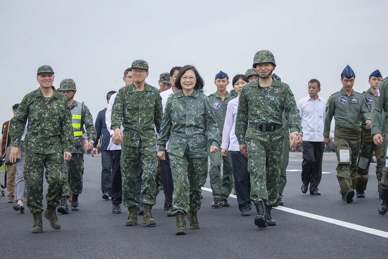 最新阅兵视频展现国家力量与荣耀时刻